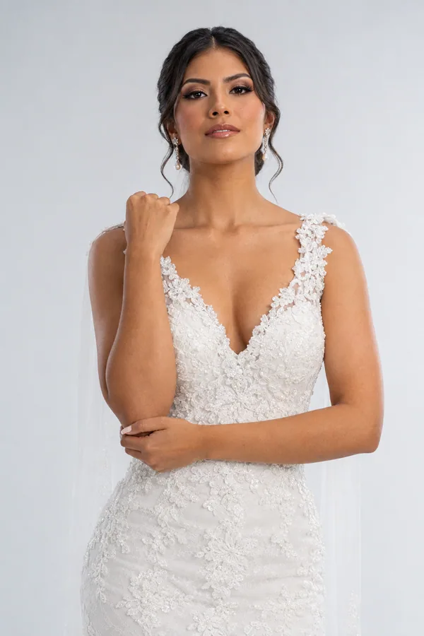 Brazo cruzado elegante